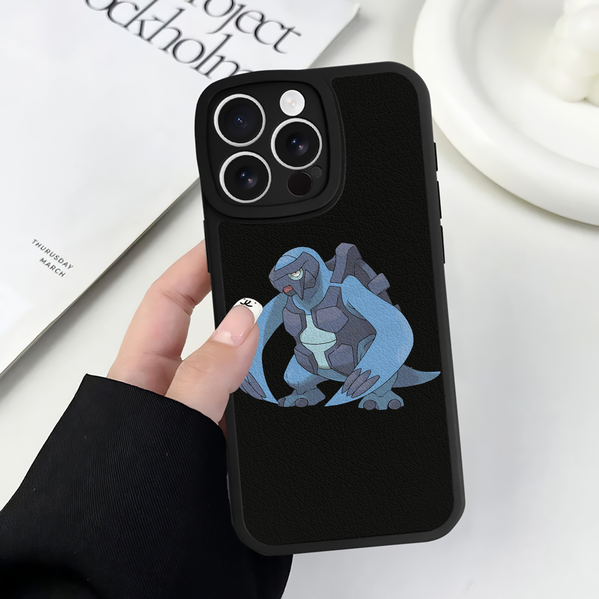 （画像用） ポケットモンスター Pokémon 【iPhone 16シリーズ対応】シリコンスマホケース（レザー調） 材質：シリコン